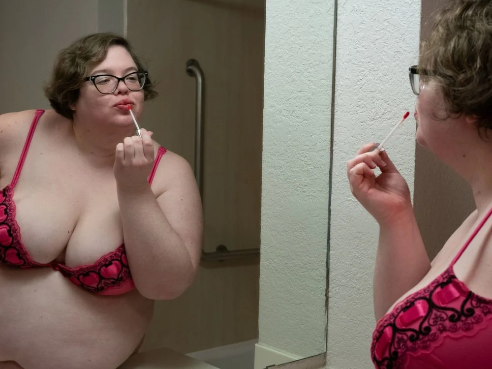 BBWAppleTarts' Offline XXX Chat