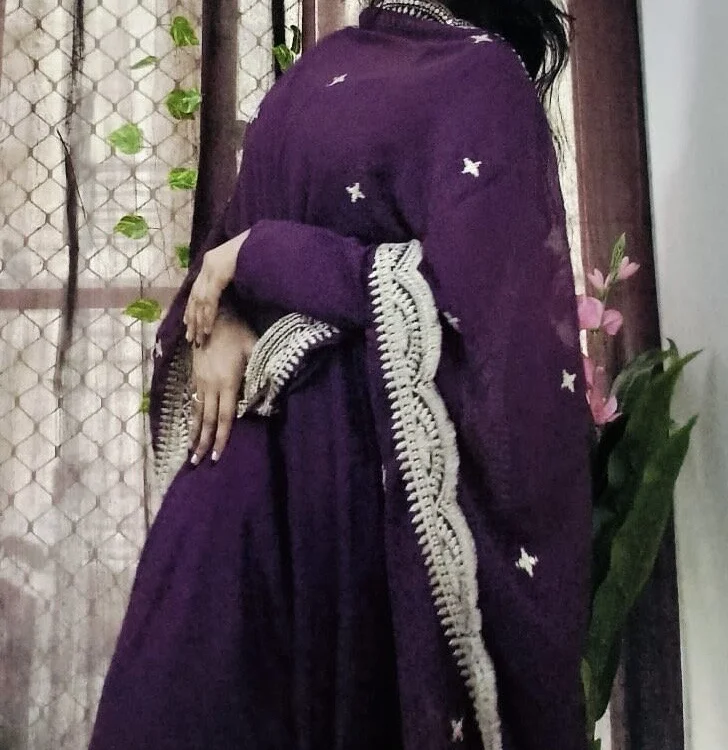 XXX chat uživo modela Naughtyy_Ranii01