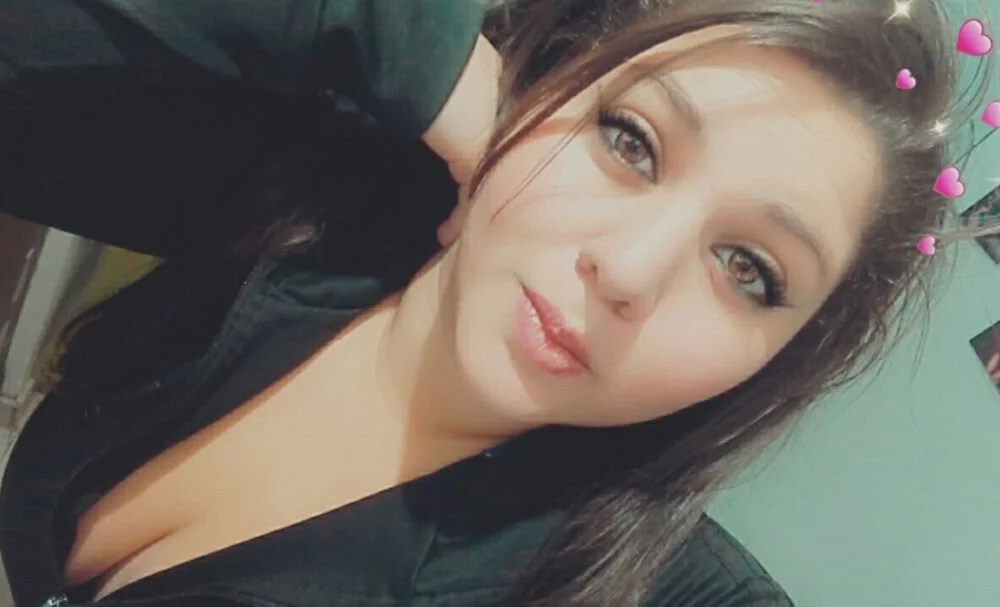 Sofia_denson's Offline Chat Room