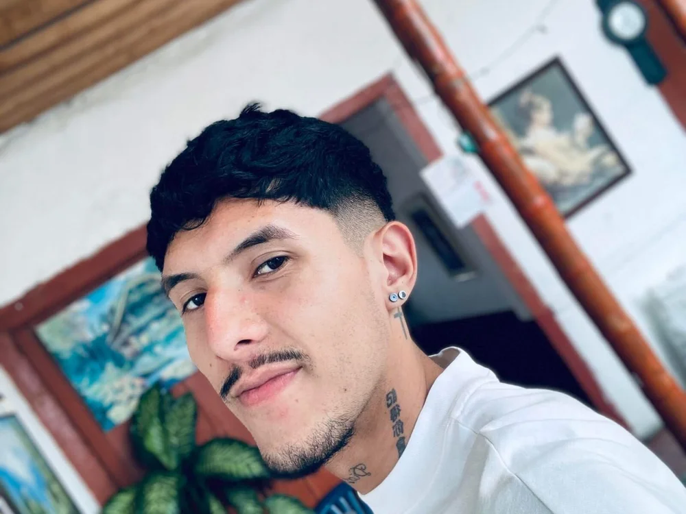 ALEXXXTREM69 Offline XXX Chat