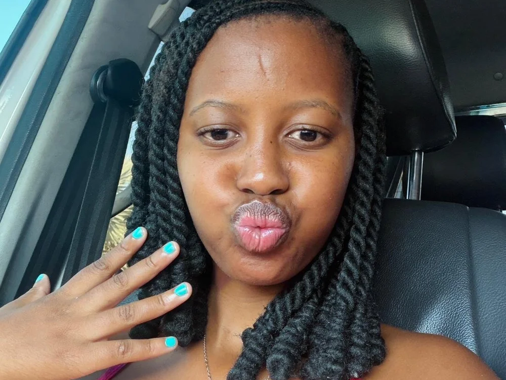 Thandiwe2003n Offline XXX chat