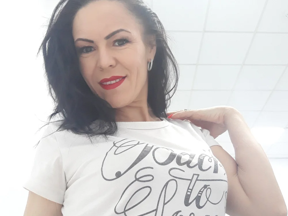 juicy_emilly's Offline XXX Chat