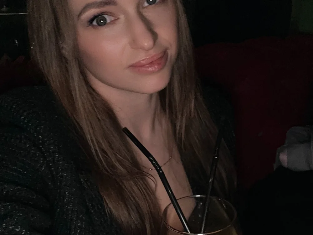 MiaLikaluv Offline Chatraum