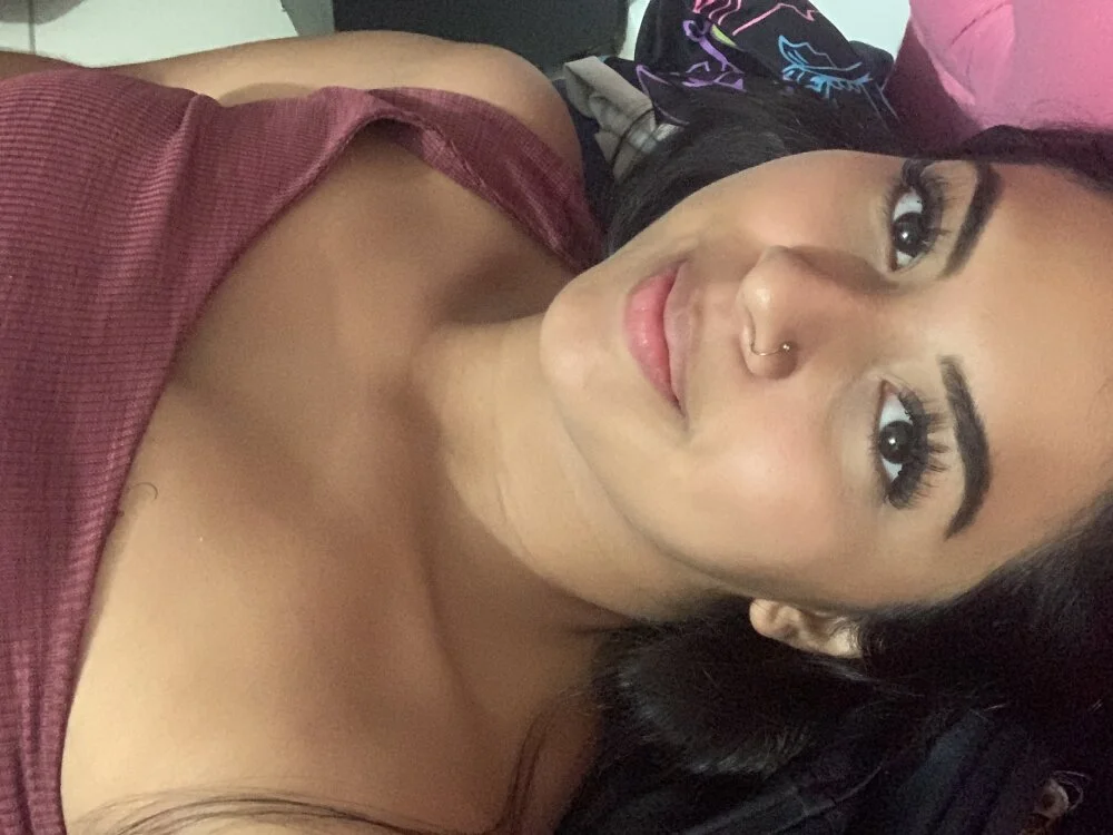 Nicejulii19's Offline XXX Chat