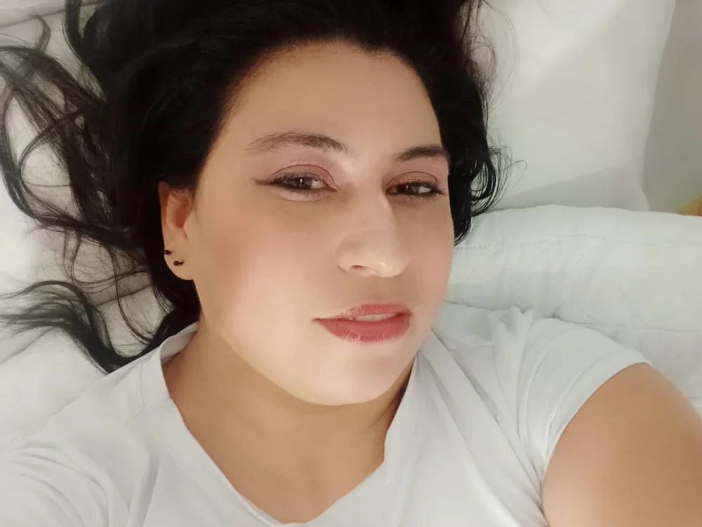 Gabrielacole's Offline Chat Room