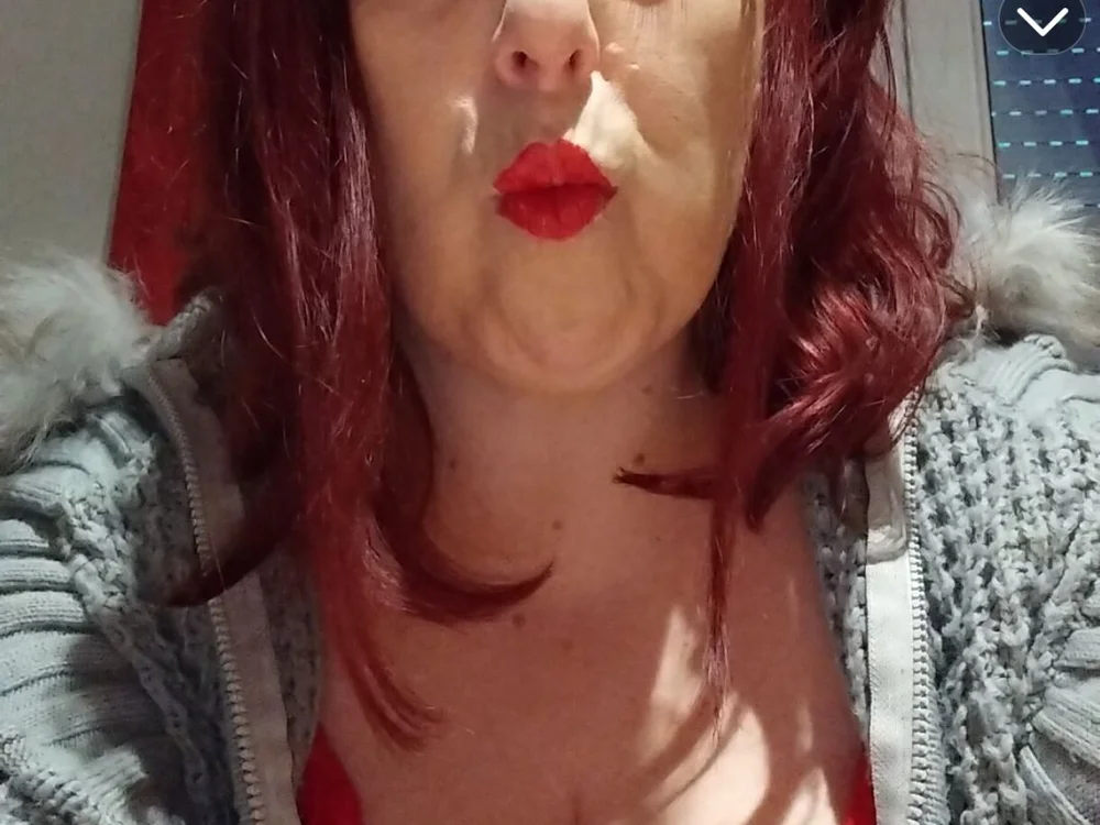 ladaronne670 offline chatrum