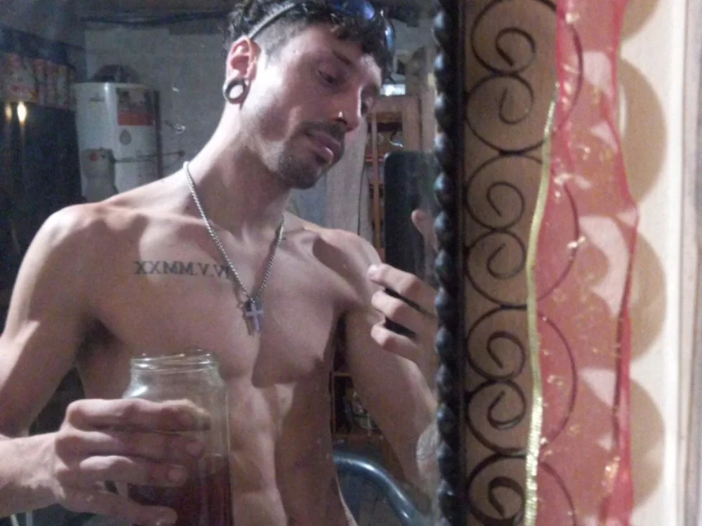 ManuiXxX: офлайн-секс-чат