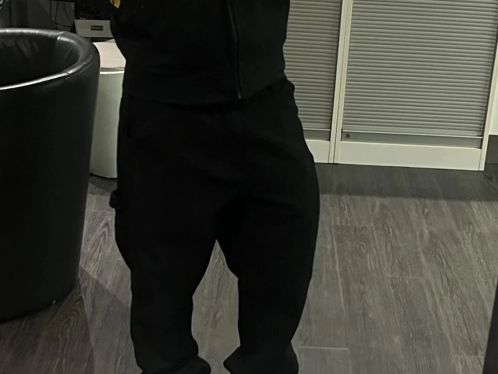 leoooo2005's Offline Chat Room