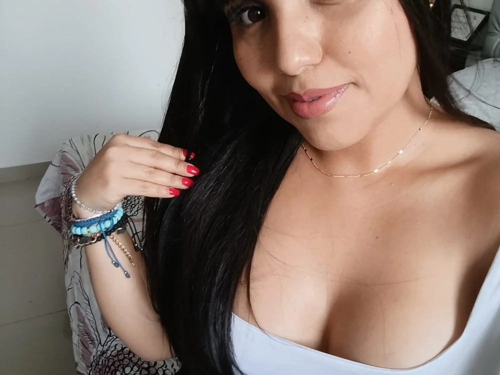 AnnyGarciia's Offline XXX Chat