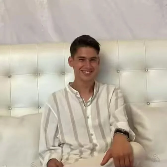 ALEX20051904: συνομιλία ΧΧΧ εκτός σύνδεσης