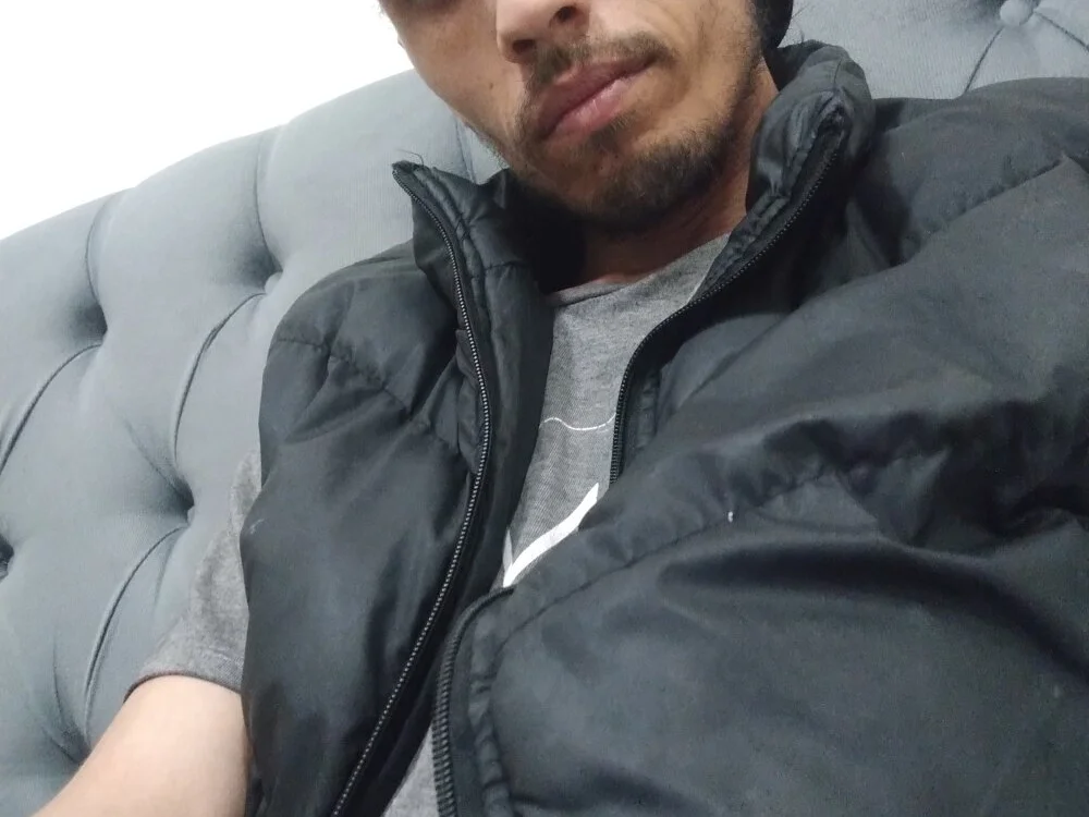 lucho228n Offline XXX chat