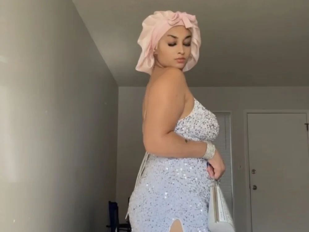 stripchatbusiness's cam snapshot