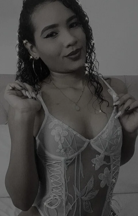 tara_falcon's Offline XXX Chat