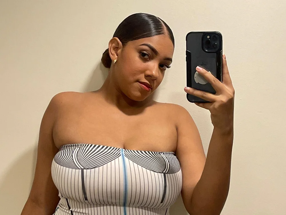Genesis_Johnson's Offline Chat Room