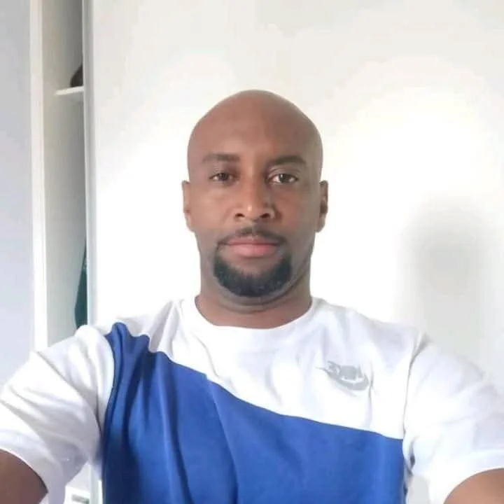 PanteraNegra43's Offline Chat Room