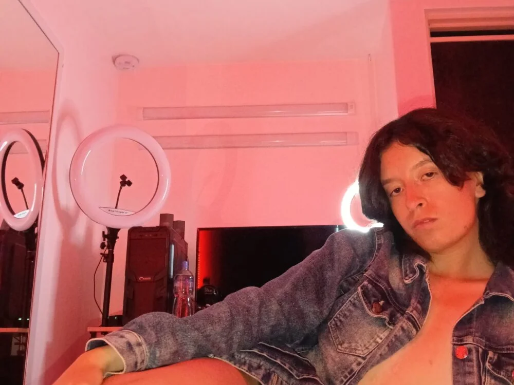 Coral-Sweet Chat XXX offline