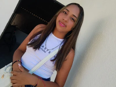 Ariana_Ivers_