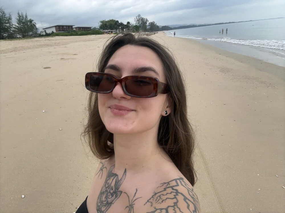 MilaHornyGirl Chat XXX offline