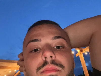 ur_hot_boy2003