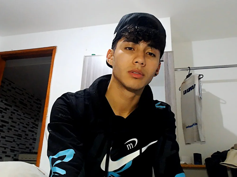 Hotjaden's Offline Chat Room