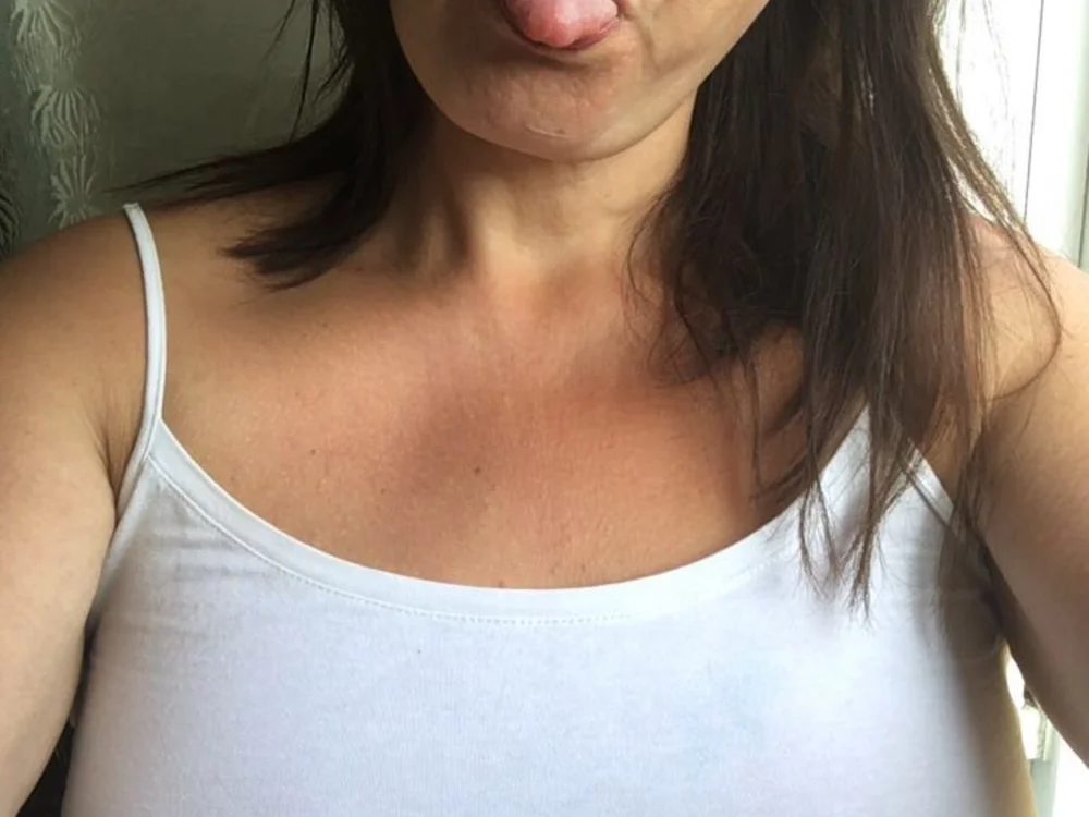 Alluring-AnnaX's Offline Chat Room
