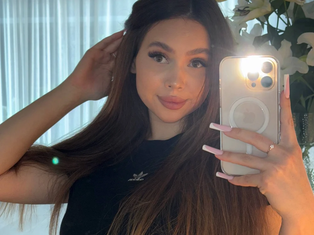 Offline chatovací místnost Cocobabe_