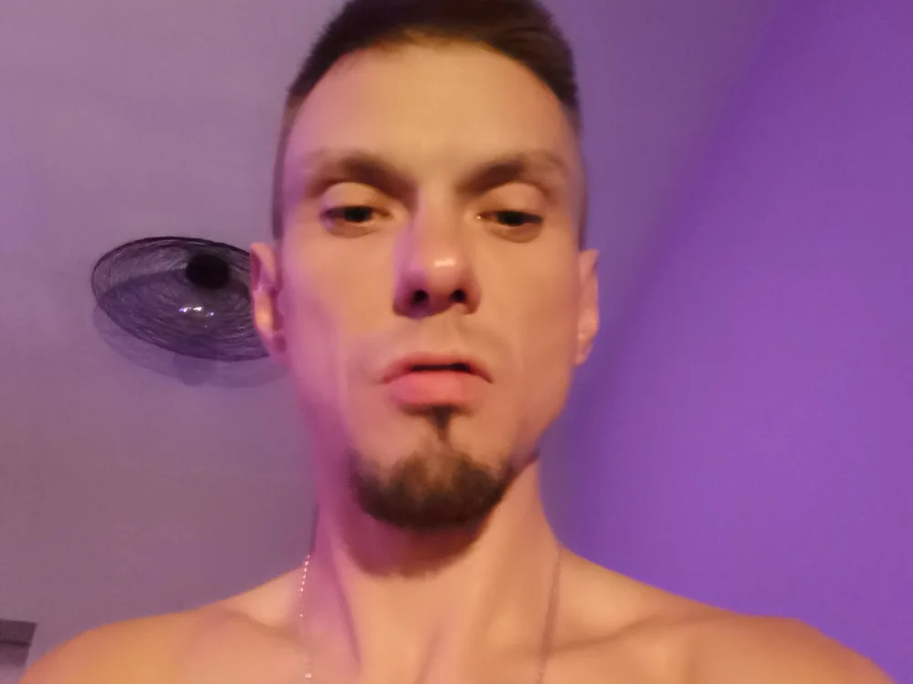 Hetero31's Offline Chat Room