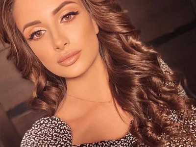 Jule_Helen on StripChat