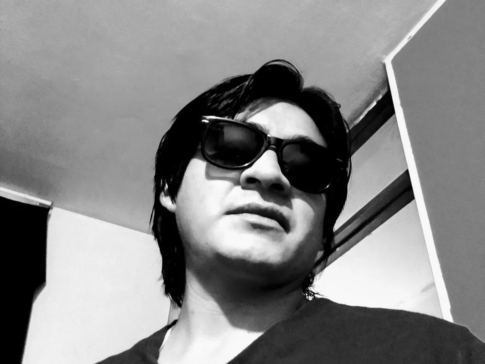 Offline XXX chat falkor_hot