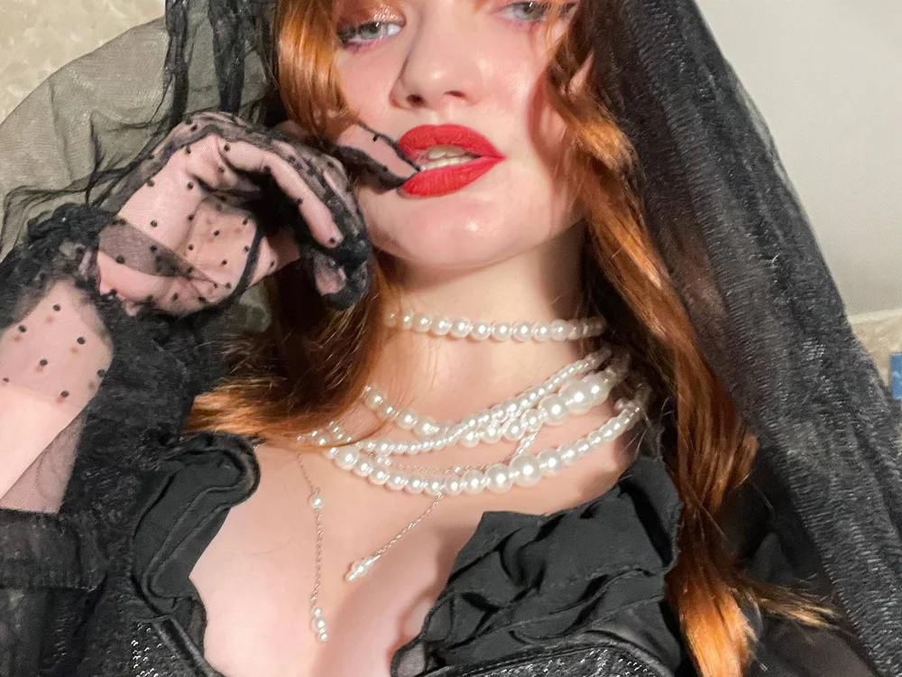 Fiery_Reds' Offline Chat Room