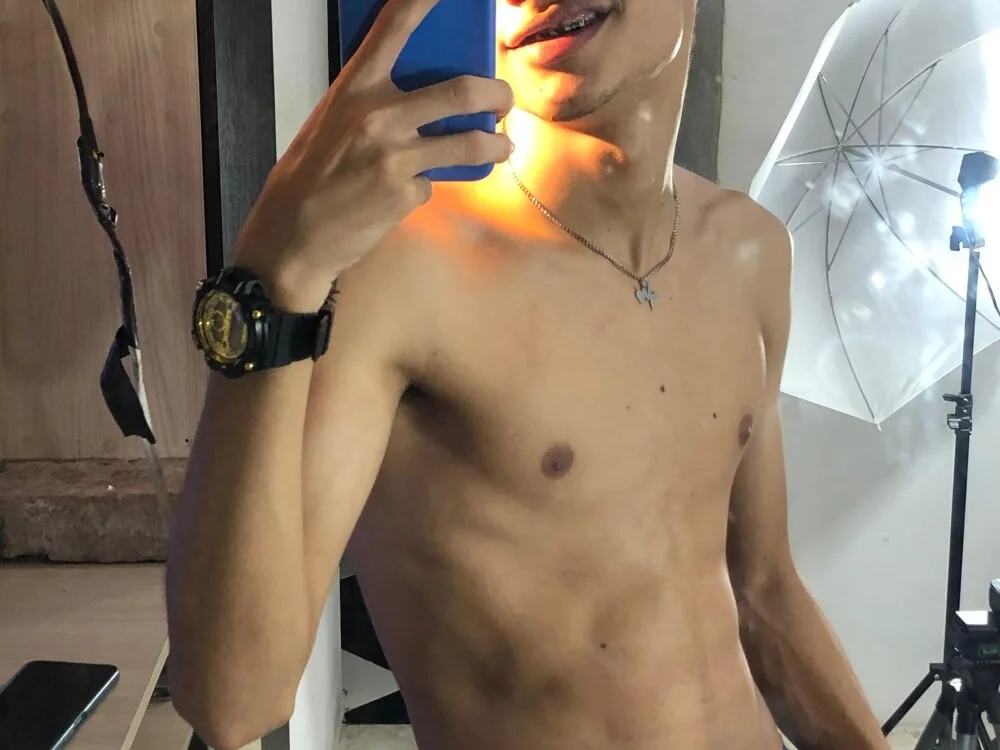 FIRE_BOYS1's Offline XXX Chat