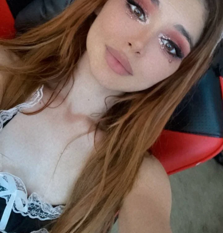 FluffyHannah's Offline Chat Room