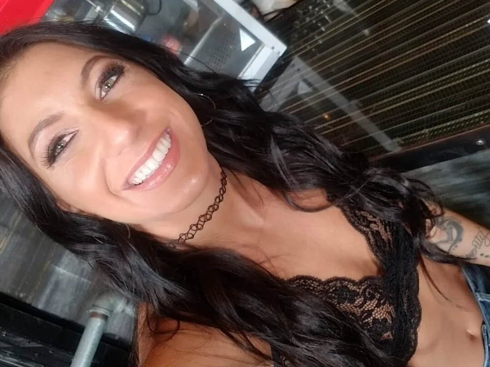 FitCougarAlissa's Offline XXX Chat