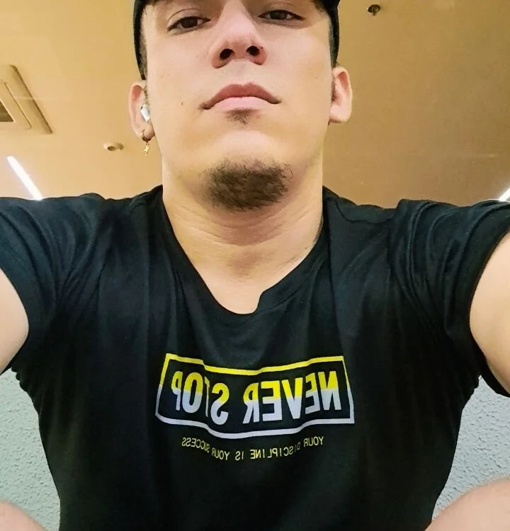 felipe_seduction's Offline Chat Room