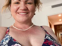SlutMilfLucy's Offline Chat Room