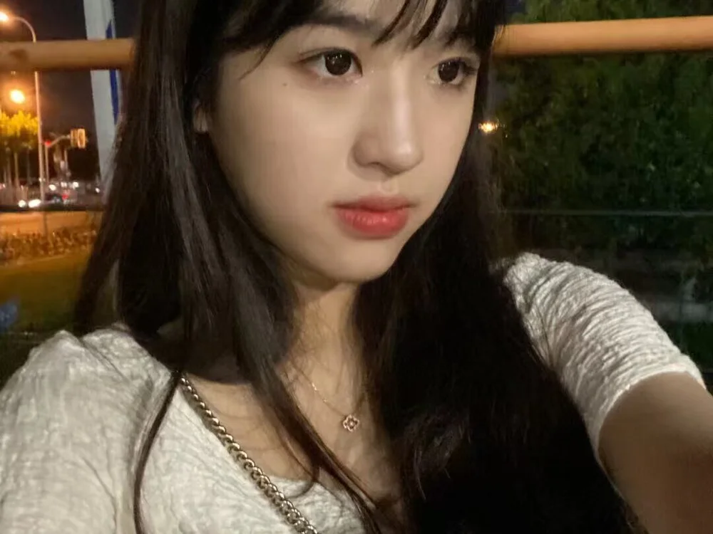 Xixi--chloe offline chatrum