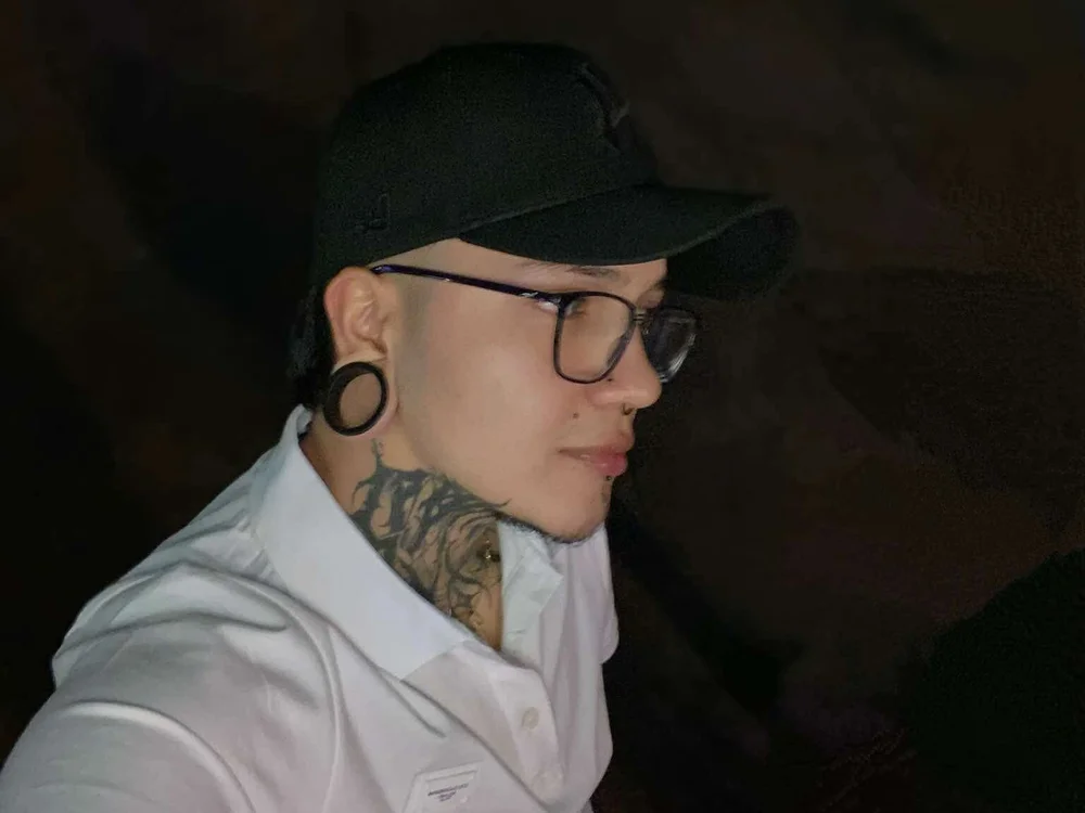 Transmasc09's Offline Chat Room