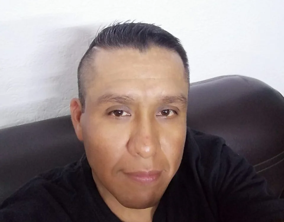 FerCaliente23's Offline Chat Room