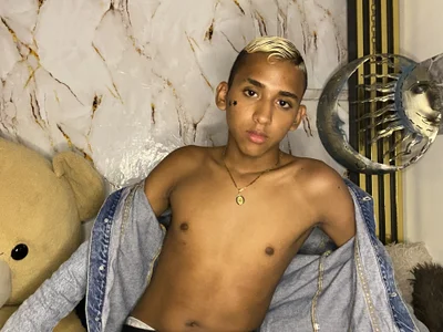 Alejandro_boyx18 Trans New XXX Webcam