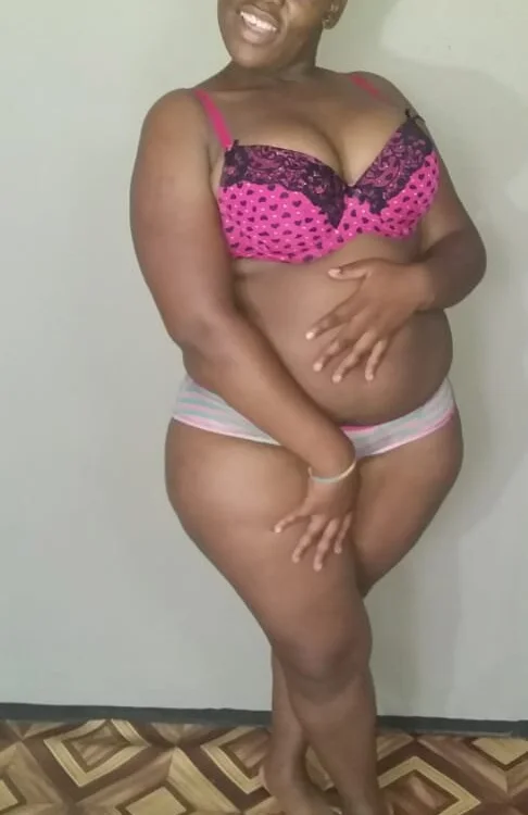 ChubbyGal98's Offline Chat Room