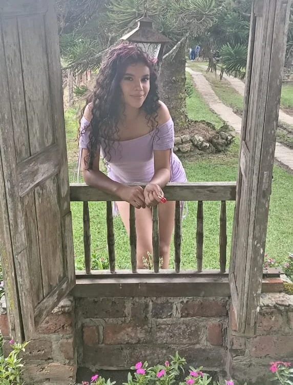 Viiolettlopez's Offline XXX Chat