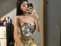 yourlady_clara webcam thumbnail