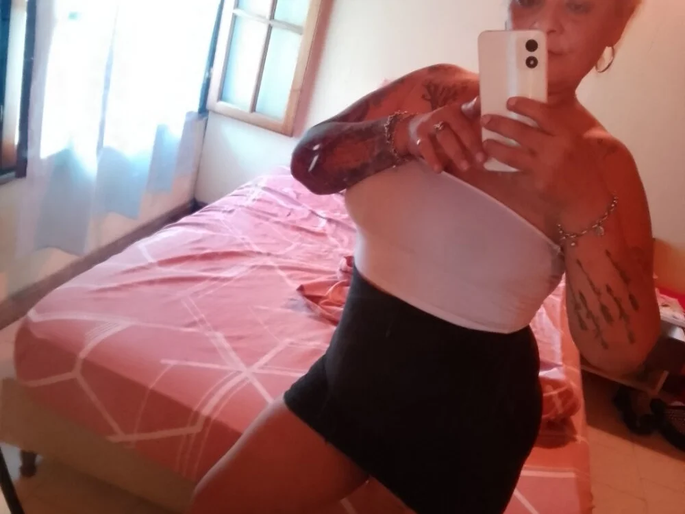 Tujuguetesexual1's Offline XXX Chat