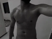 ronnie_6 live cam profile - MySuperHot