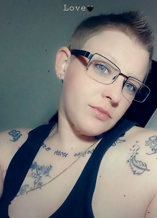 MistressMaXx's Offline Chat Room
