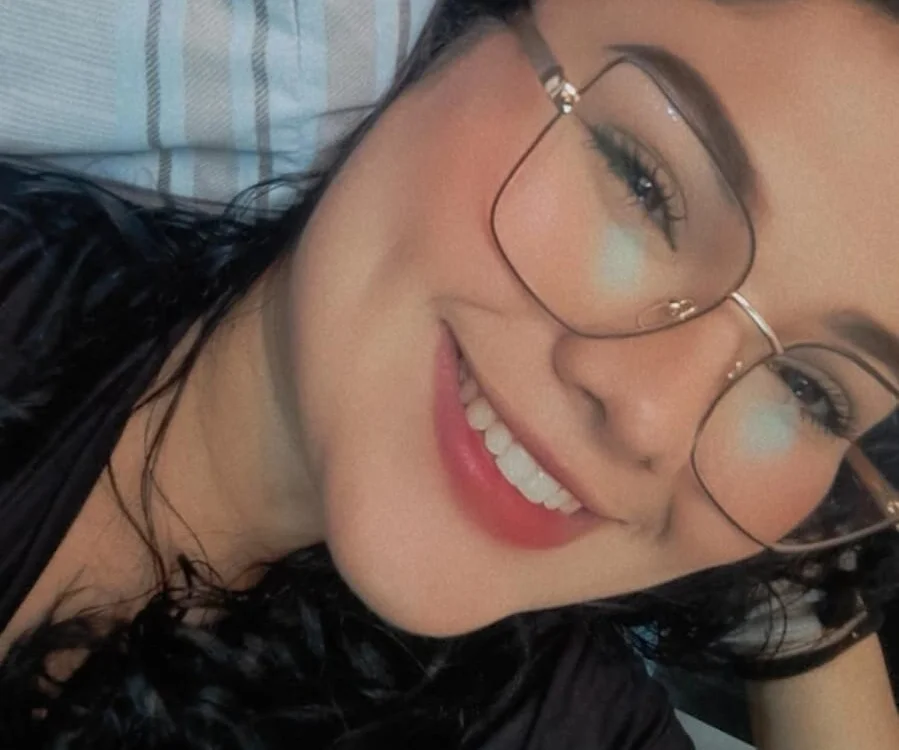 Luciaa_Abril Adlı Modelin Çevrimdışı XXX Sohbeti