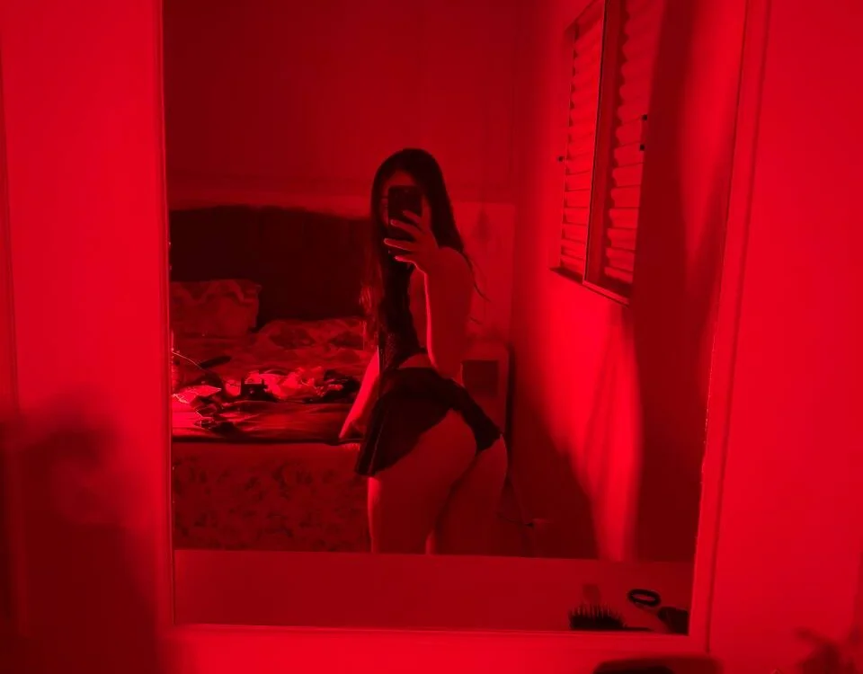 Cherrykity Adlı Modelin Çevrimdışı Sohbet Odası