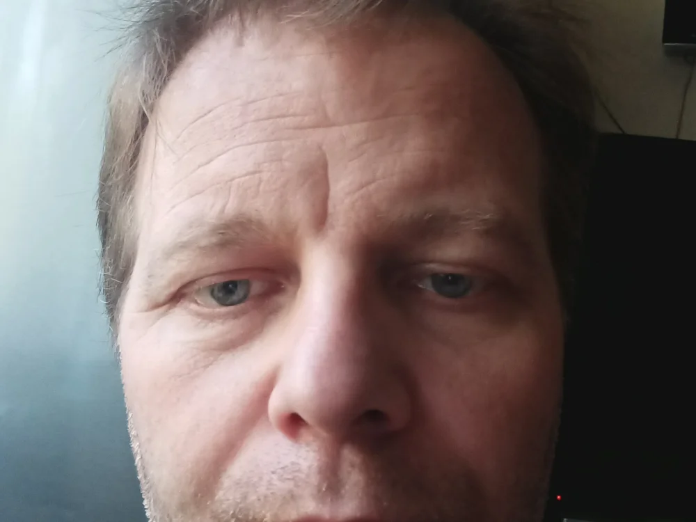 Charlie10222's Offline Chat Room