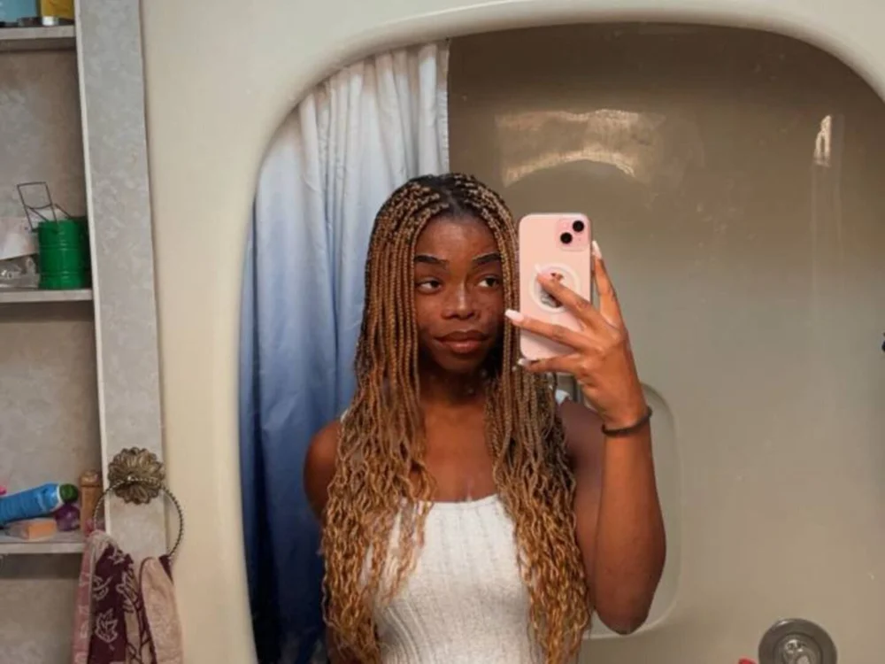 EbonyBri's Offline Chat Room