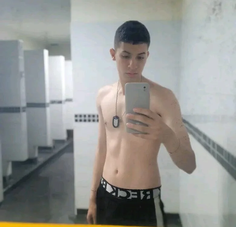 XxXseducctionXxX's Offline Chat Room